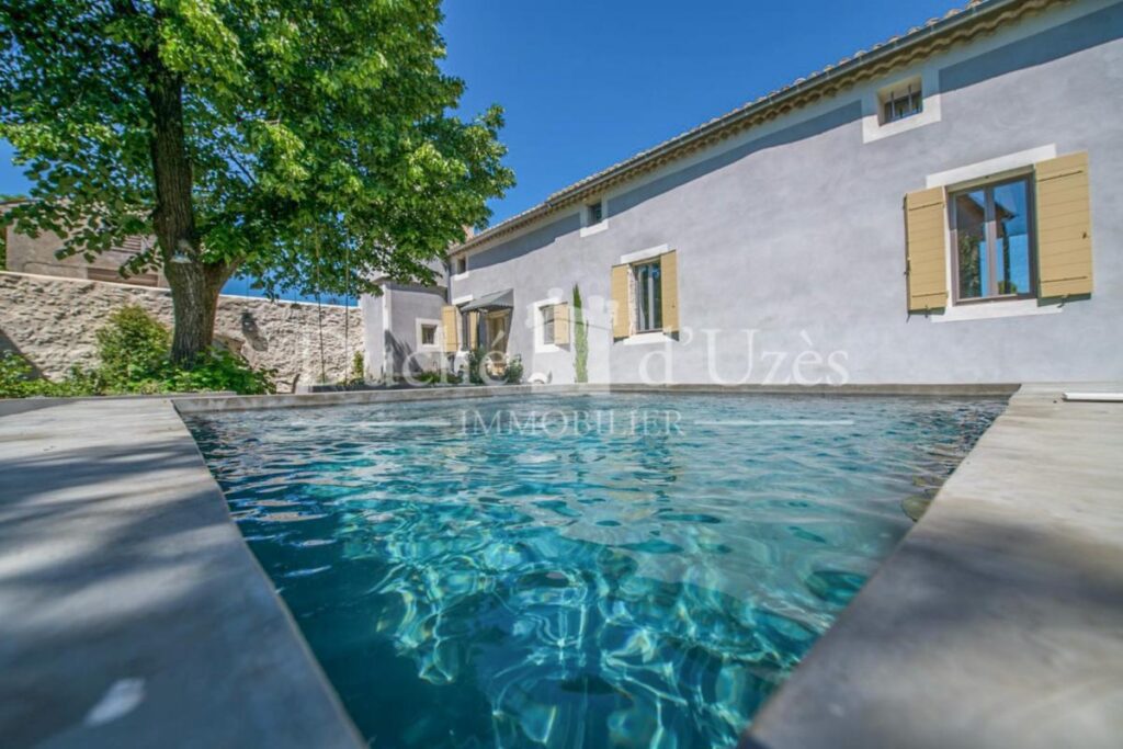 Maison – 14 pièces – 7 chambres – 330 m²