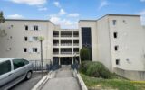 EXCLUSIVITE A PEYMEINADE – 2 PIÈCES 52 m² – DERNIER ÉTAGE – BALCON – PARKING – 2 pièces – 1 chambre – 51 m²