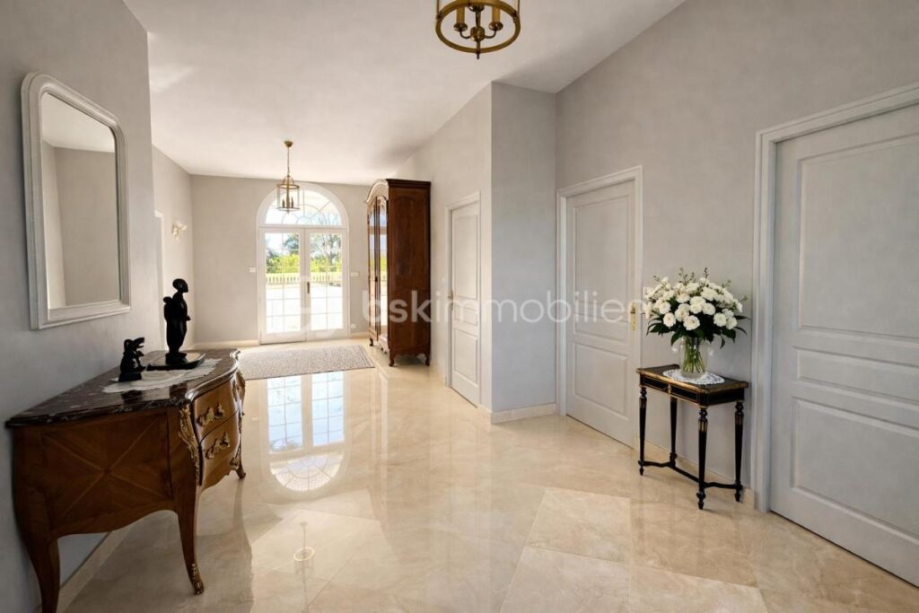 PROPRIÉTÉ 483m2 – 12 pièces – 8 chambres – 483 m²