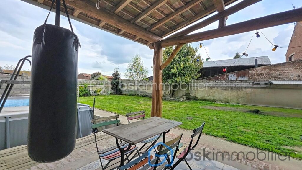 Maison semi-individuelle 4 chambres et parking spacieux – 6 pièces – 4 chambres – 162 m²