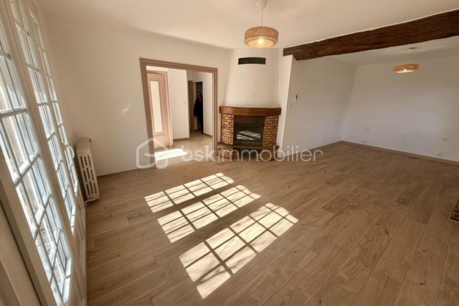 Maison à vendre à Villerest