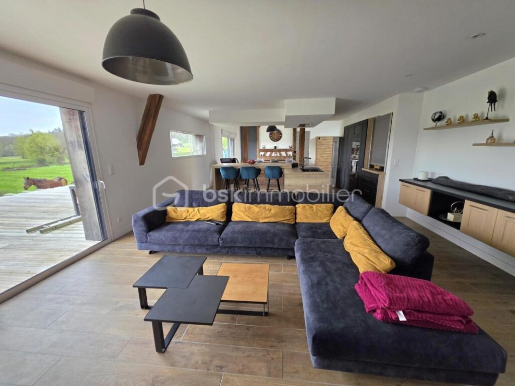 Longère exceptionnelle 330m² rénovée 6 chambres garage terrain 799m² DPE B – 11 pièces – 6 chambres – 330 m²