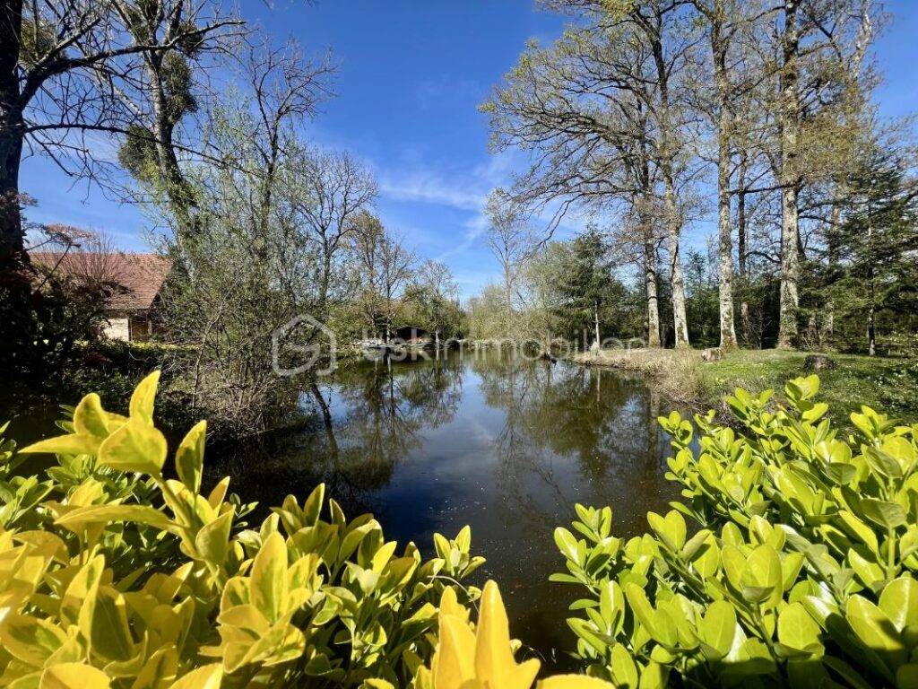Maison traditionnelle – 5 pièces – 3 chambres – 162 m²