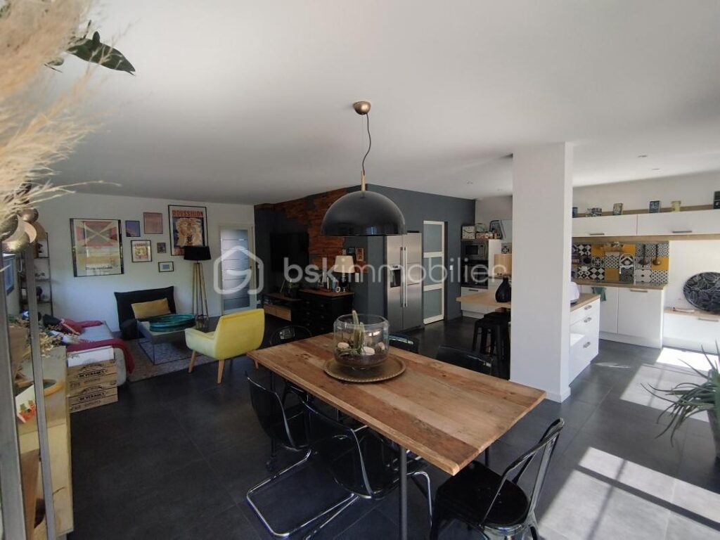 VILLA 3 FACES – 4 CHAMBRES – PISCINE – TOULOUGES – 5 pièces – 4 chambres – 119 m²