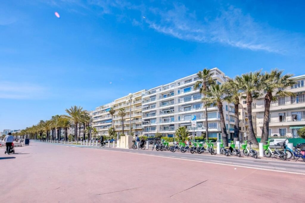 A VENDRE NICE VUE MER PROMENADE DES ANGLAIS 73 m² – 2 pièces – 1 chambre – 73 m²