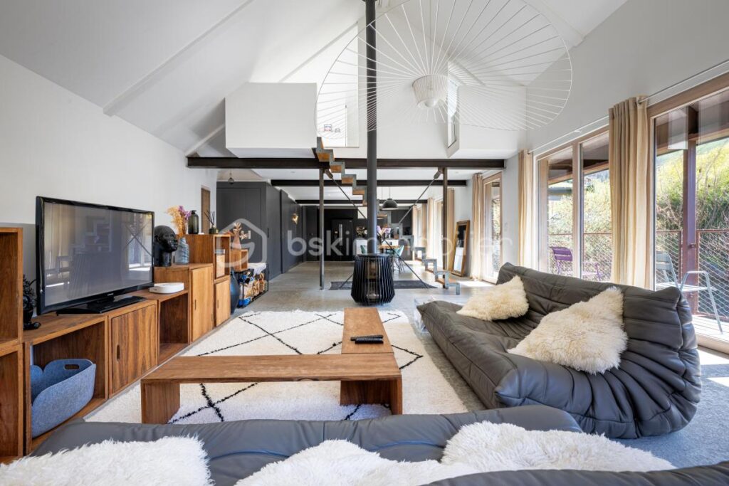 Maison d&rsquo;architecte 8 pièces 200m² Dngy-Saint-Clair – 8 pièces – 4 chambres – 185 m²