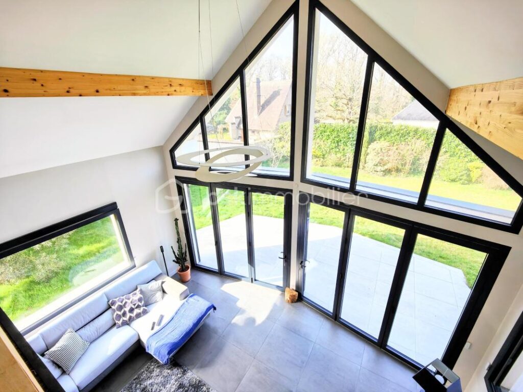 Maison contemporaine charmante et spacieuse à Jouars-Pontchartrain – 8 pièces – 3 chambres – 233 m²