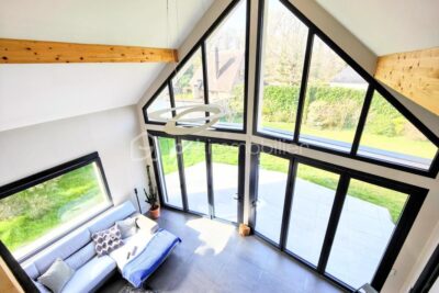 Maison contemporaine charmante et spacieuse à Jouars-Pontchartrain – 8 pièces – 3 chambres – 233 m²