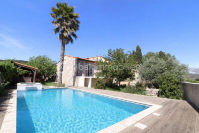 Villa Familiale 140 m², 3 Chambres, Piscine, Jacuzzi et Grand Garage – 5 pièces – 3 chambres – 140 m²