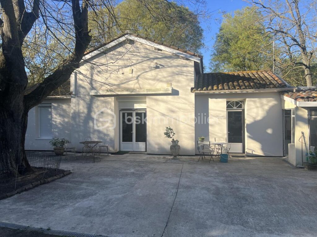 MAISON ATYPIQUE DE 90M² – 4 pièces – 2 chambres – 90 m²