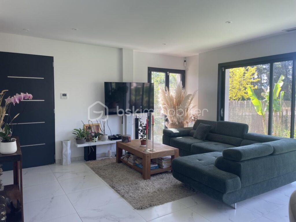 MAISON NEUVE ST CYPRIEN R+1, 3 FACES, SUITE AU RDC – 4 pièces – 3 chambres – 95 m²