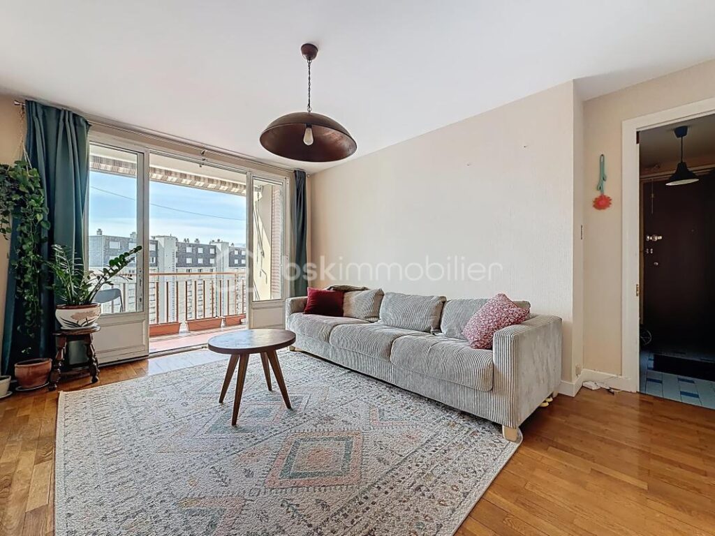 Appartement T4 de 68m2 au DERNIER ÉTAGE avec balcon et cave – 4 pièces – 2 chambres – 68 m²