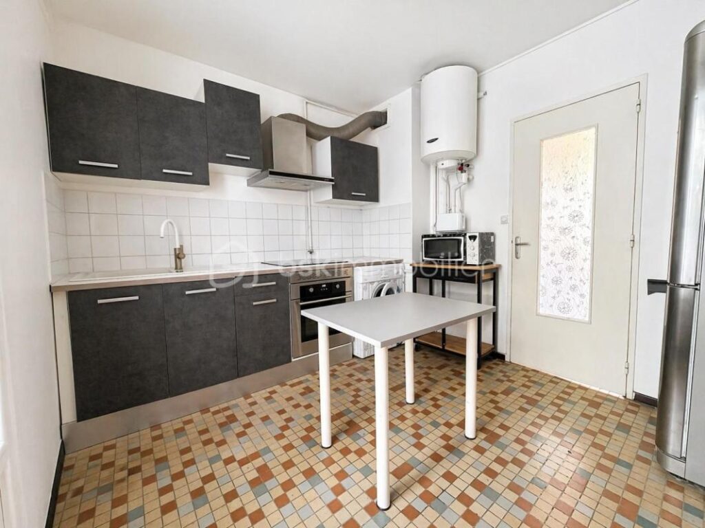 Appartement P3 – Rez-de-chaussée surélevé – Quartier Capouchiné – 3 pièces – 2 chambres – 54 m²
