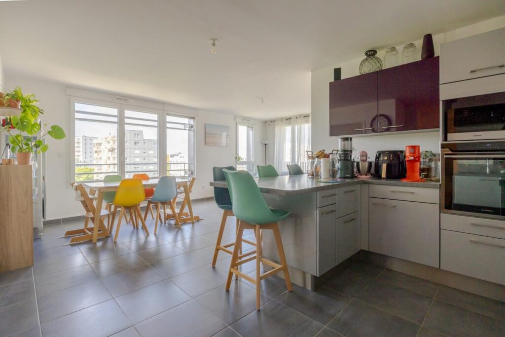 Appartement T4 – Dernier étage – 4 pièces – 3 chambres – 87 m²