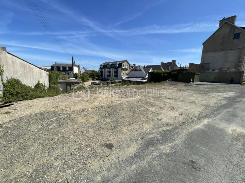 Terrain vue mer – NR pièces – NR chambres – 644 m²