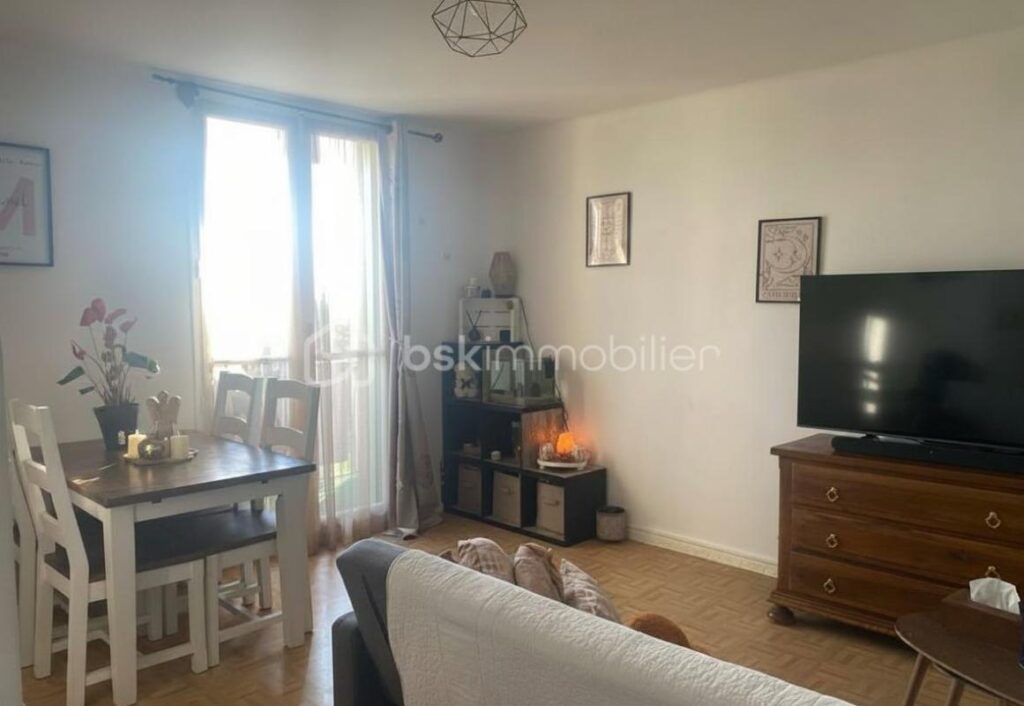 EXCLUSIVITÉ Grasse – Beau 3 pièces lumineux avec balcon plein Sud et vue verdure (sans ascenseur) – 3 pièces – 2 chambres – 55 m²