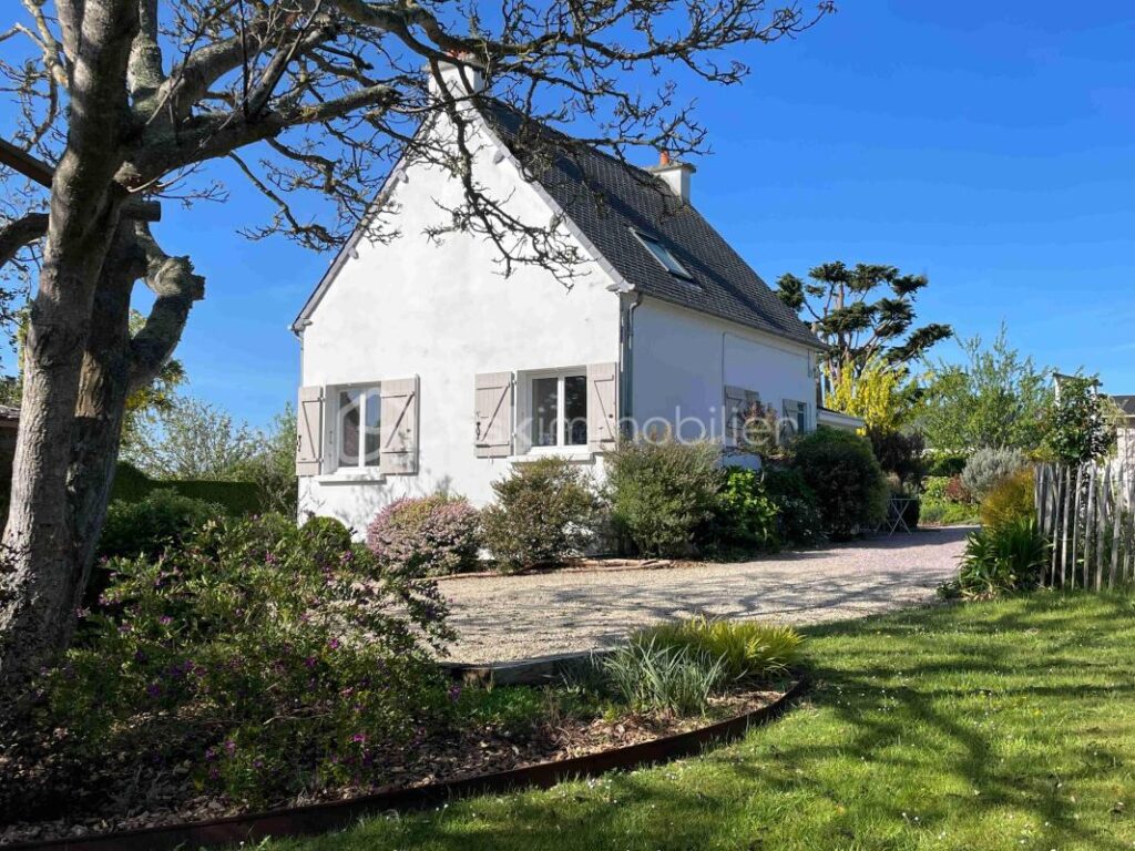 En impasse, vue mer – 3 pièces – 1 chambre – 69 m²
