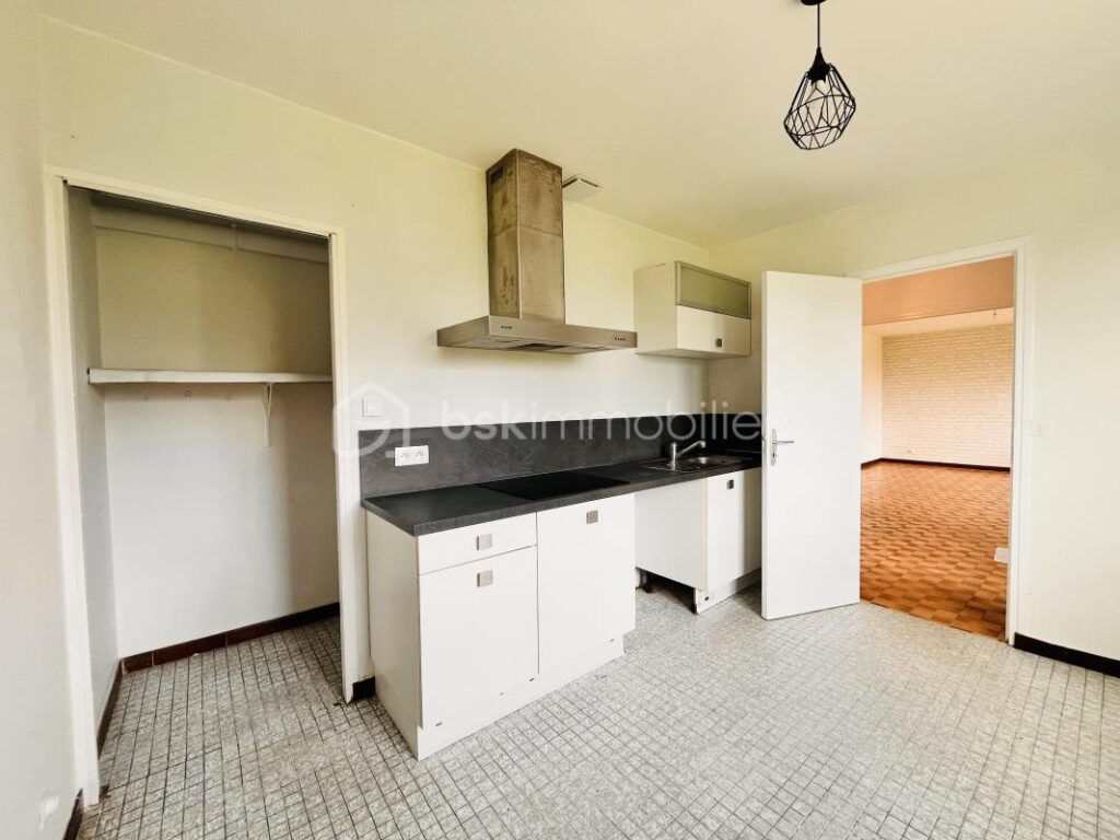 Maison 5 chambres, vie de plain-pied, sous-sol complet – 6 pièces – 5 chambres – 115 m²