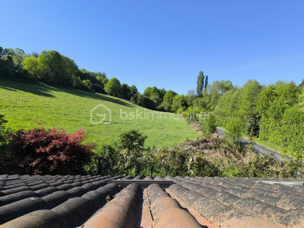 Coin idyllique : maison avec un étang – 3 pièces – 1 chambre – 50 m²