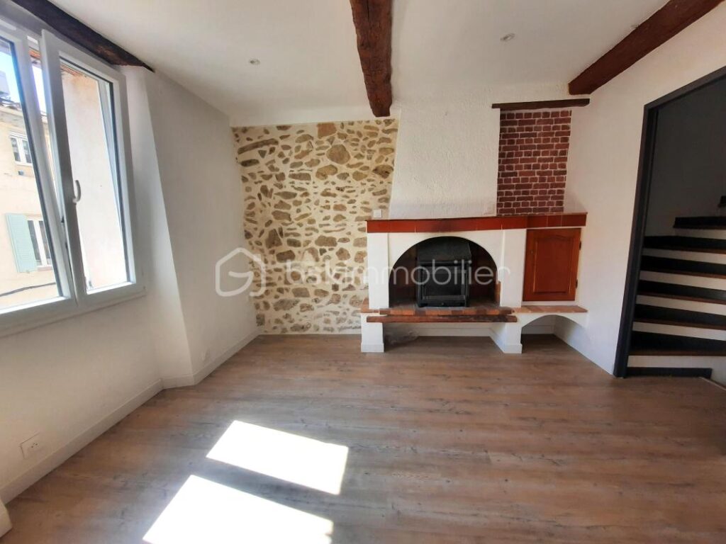 Maison de village au coeur du canton de Fayence – 4 pièces – 2 chambres – 61 m²