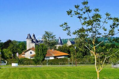 Pavillon plain-pied 3 chambres de 93m², garage, terrain 719m² – 4 pièces – 3 chambres – 92 m²