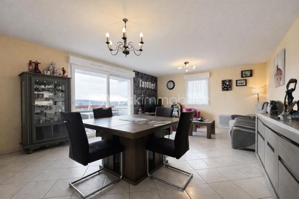 Appartement spacieux et lumineux avec terrasse et vue dégagée à Locminé – Garage – 3 pièces – 2 chambres – 73 m²