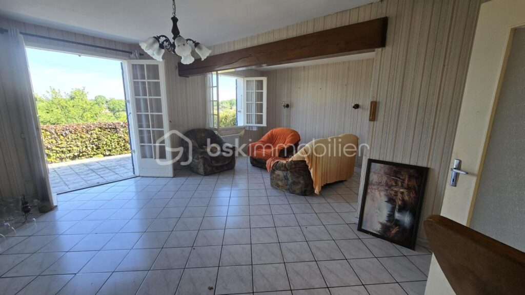 Maison de plain-pied à rénover – 3 chambres – Vue dégagée campagne – 5 pièces – 3 chambres – 90 m²