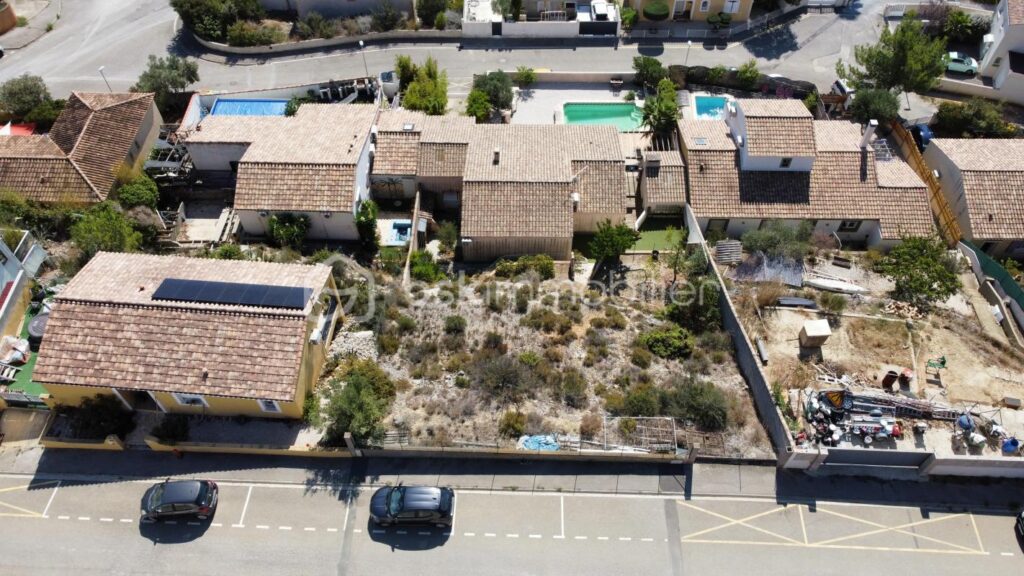 Narbonne – Terrain viabilisé – libre constructeur – vue étang de Bages – NR pièces – NR chambres – 270 m²