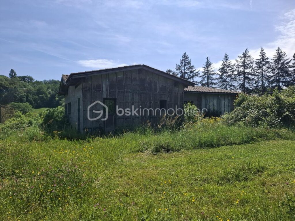 Maison à terminer de 160 m² – Vue campagne – Pessac-sur-Dordogne (33890) – 1 pièce – 4 chambres – 160 m²