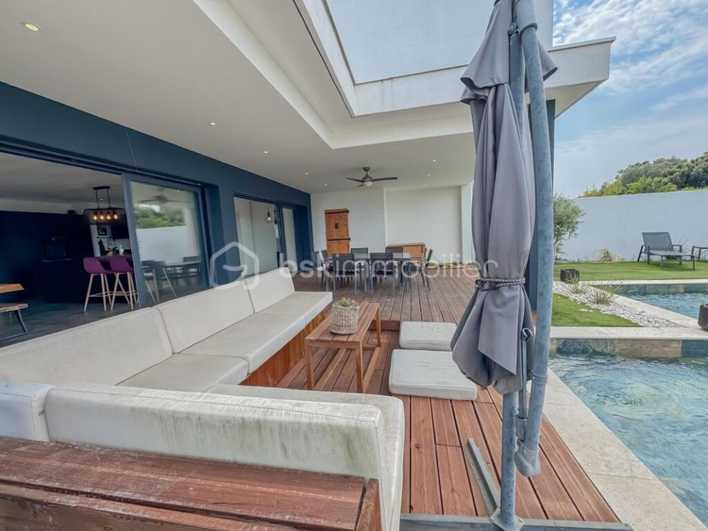 MAISON CONTEMPORAINE 2020 – VOLUMES D&rsquo;EXCEPTION ET PRESTATION HAUT DE GAMME – 7 pièces – 5 chambres – 190 m²