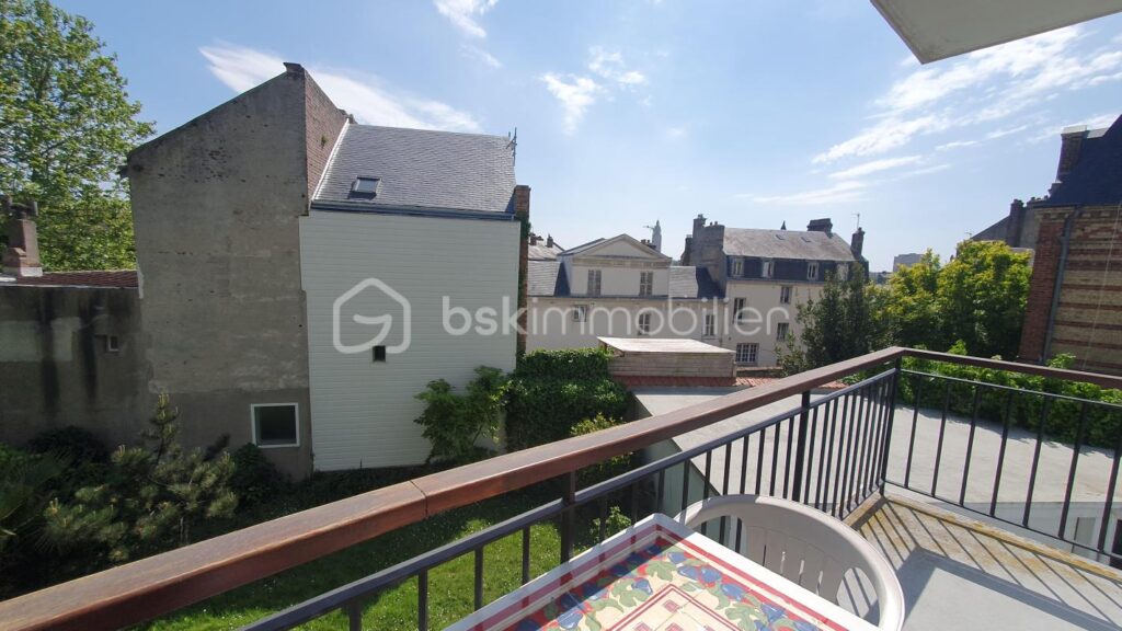 LES GOBELINS / APPARTEMENT DE 100M² / GARAGE / CAVE – 4 pièces – 2 chambres – 100 m²