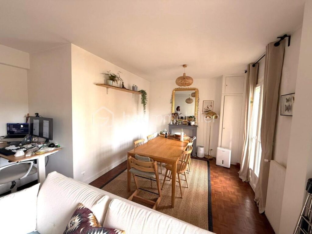 Pantin — Appartement 4 pièces traversant 69,47 m², en parfait état, balcon, cave et parking – 3 pièces – 2 chambres – 69 m²