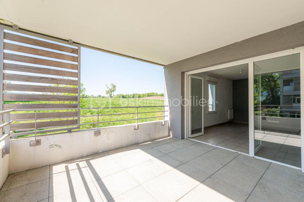 Joli T3 en étage avec terrasse couverte et vue dégagée / Stationnement privatif en sous-sol – 3 pièces – 2 chambres – 64 m²