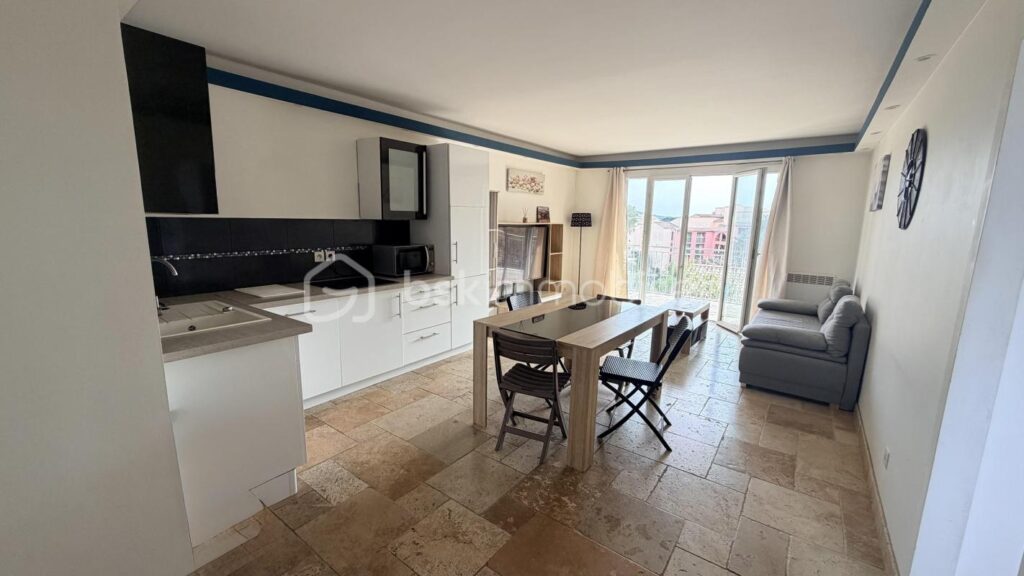 NOUVEAU ! Superbe appartement avec aperçu mer – 2 pièces – 1 chambre – 42 m²