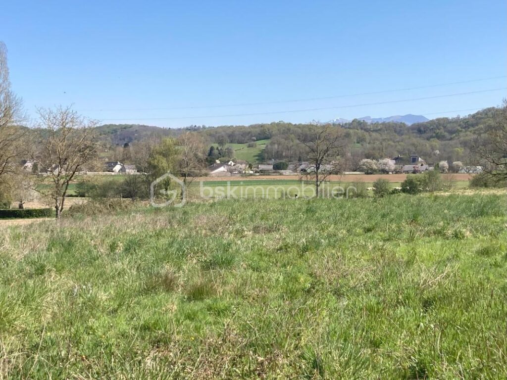 Terrain à bâtir viabilisé – NR pièces – NR chambres – 661 m²