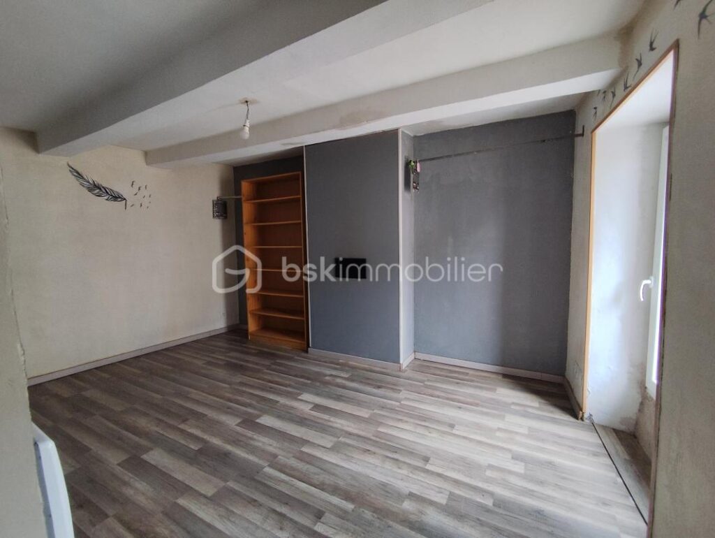 🏡 Maison de village 120 m² – Atypique & pleine de charme – Jardin intimiste 🌿 – 6 pièces – 3 chambres – 120 m²