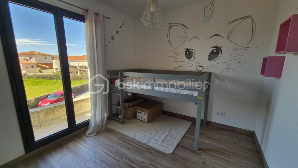 A VENDRE VILLA TROIS FACES DE 96M² SUR TERRAIN DE 394M A SAINT CYPRIEN – COTE VILLAGE – EN IMPASSE – TROIS CHAMBRES – DEUX PIECES D EAU – DEUX TOILETTES – BUANDERIE – PISCINE – TERRASSE – PROCHE DES ECOLES DES COMMERCES ET DES PLAGES – 5 pièces – 3 chambres – 96 m²