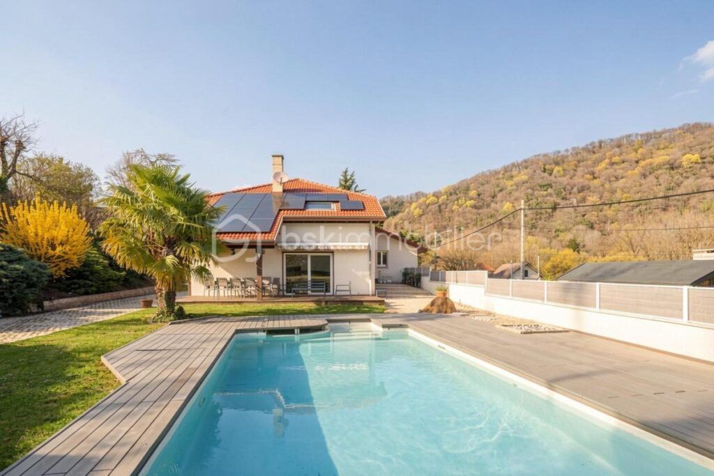 Propriété haut de gamme avec piscine & vue dégagée – 264 m² Brié et Angonnes – 8 pièces – 4 chambres – 274 m²