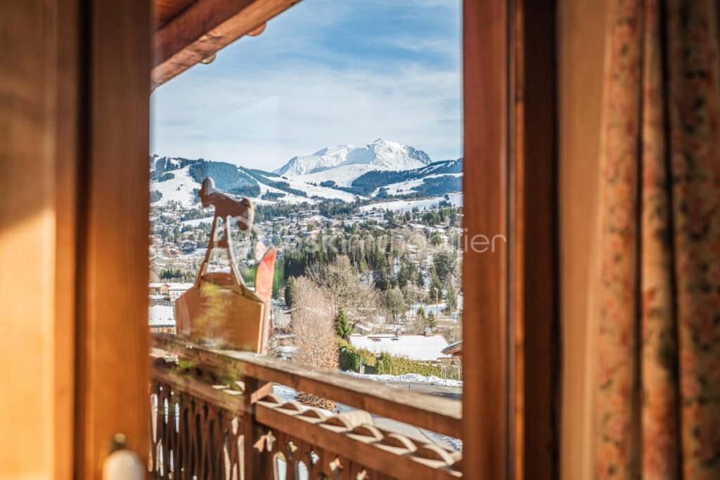 MEGEVE- CHALET FAMILIAL AU COEUR D’UN HAMEAU HISTORIQUE – 12 pièces – 7 chambres – 243 m²