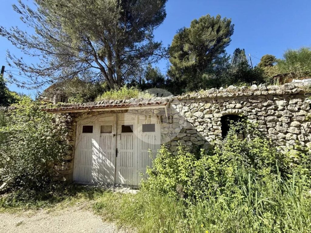 Lascours_Maison de type 3 91.08m² avec garage et dépendance sur 3000m² de terrain – 3 pièces – 2 chambres – 91 m²