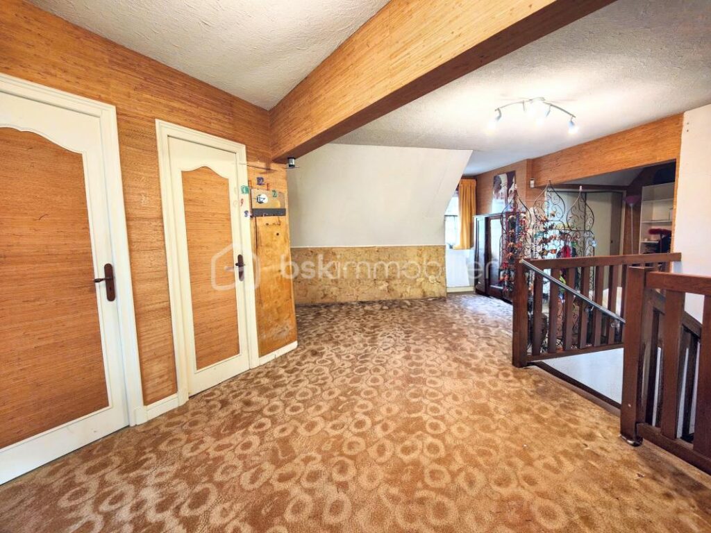 Belle maison familiale 5 ch dans un écrin boisé avec vue dégagée – 7 pièces – 5 chambres – 200 m²