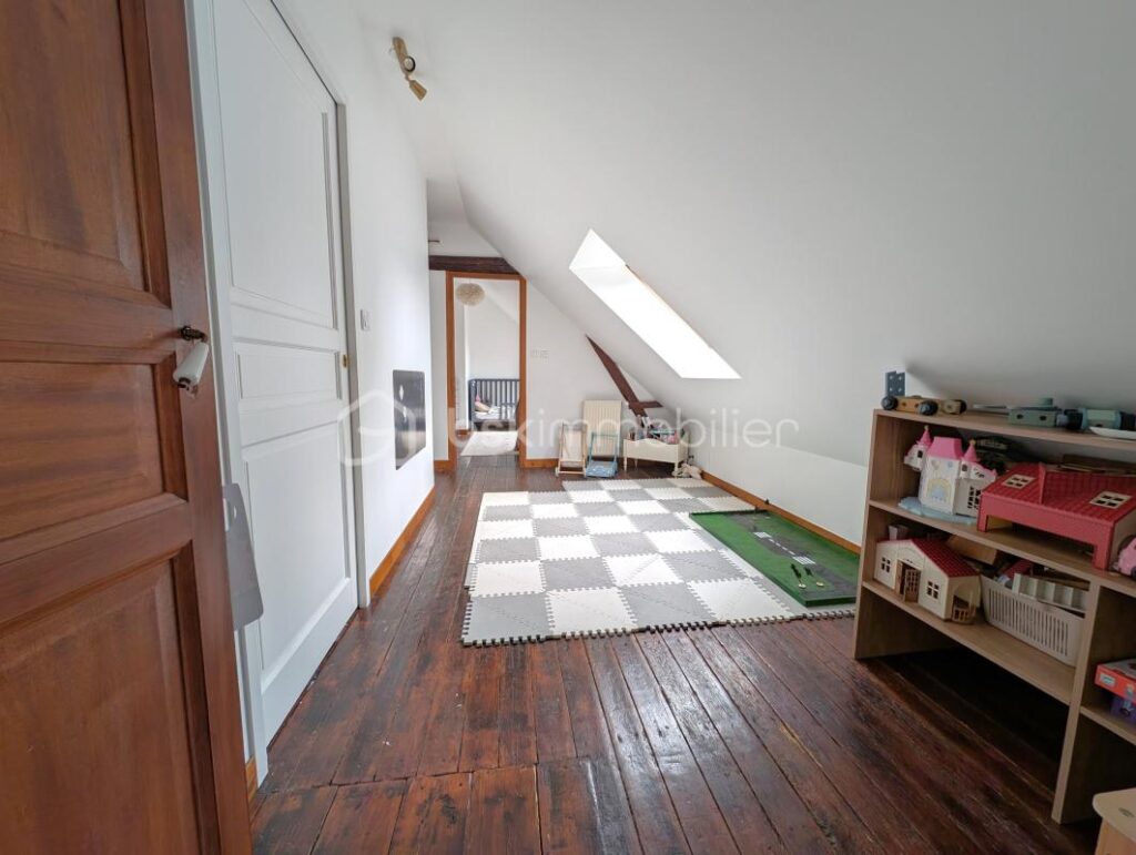 Maison de charme et sa dépendance 𝐚𝐮𝐱 𝐩𝐨𝐫𝐭𝐞𝐬 𝐝𝐮 𝐇𝐚𝐯𝐫𝐞, 𝐯𝐢𝐞 𝐝𝐞 𝐩𝐥𝐚𝐢𝐧-𝐩𝐢𝐞𝐝, 𝐣𝐚𝐫𝐝𝐢𝐧 𝐜𝐥𝐨𝐬 𝐞𝐭 𝐚𝐫𝐛𝐨𝐫é – 6 pièces – 4 chambres – 180 m²