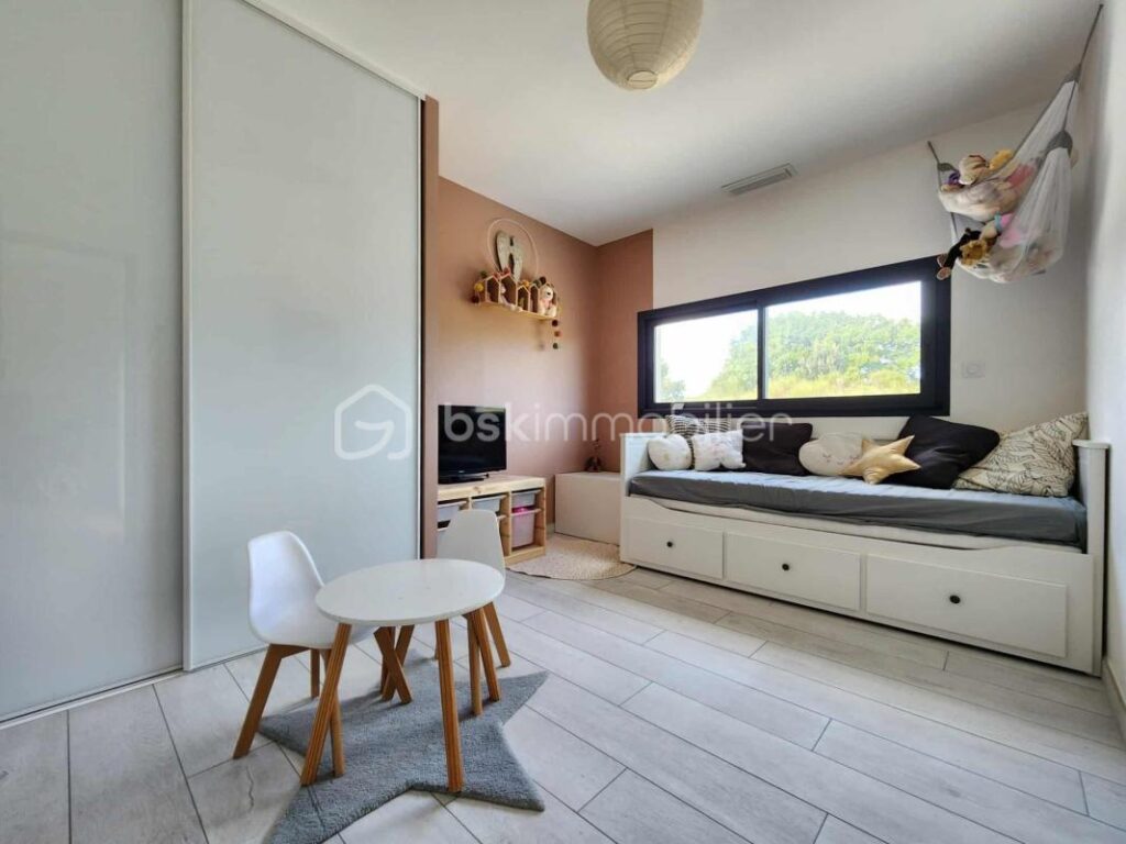 Splendide villa avec vue dominante – 5 pièces – 4 chambres – 171 m²