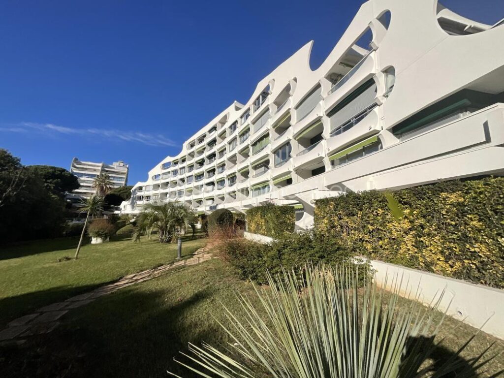 Un cocon avec parking, coté sud – 2 pièces – 1 chambre – 35 m²