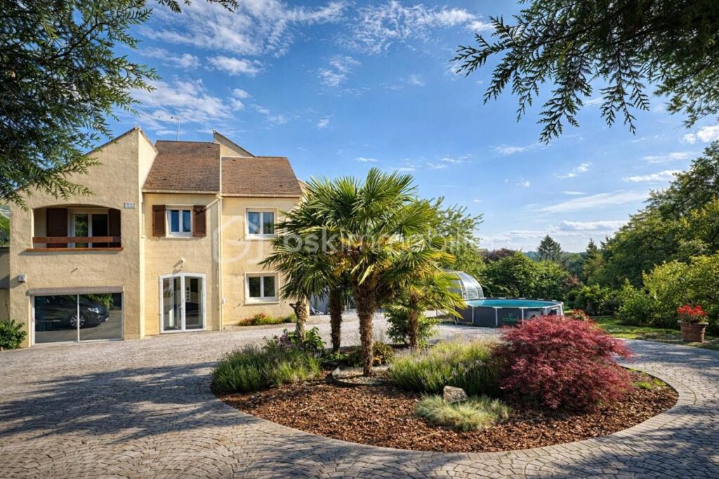 Fublaines – Maison d’architecte 200 m² + potentiel 250 m² – Terrain 3 500 m² – 8 pièces – 5 chambres – 192 m²