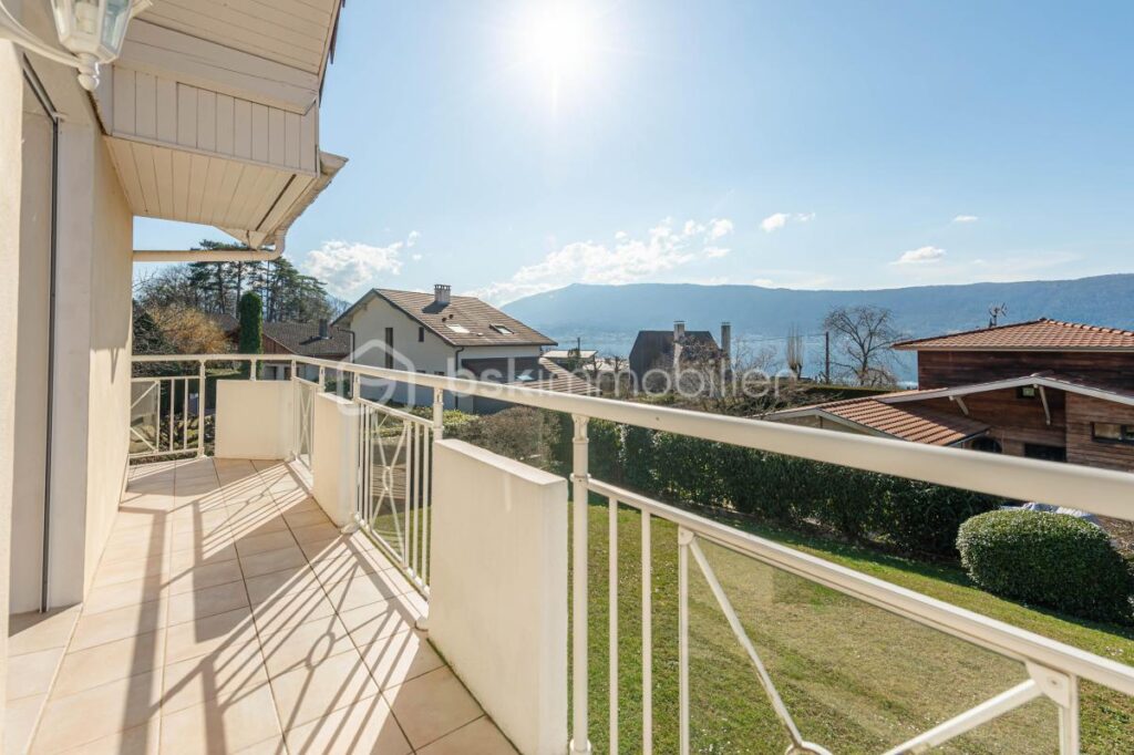 Maison mitoyenne Veyrier-du-lac – 6 pièces – 4 chambres – 140 m²