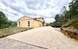 VILLA – PISCINE – PARC – MAISONNETTE – VILLAGE – 5 pièces – 4 chambres – 165 m²