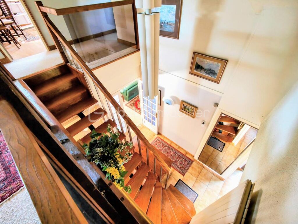 Plein centre, maison familiale av 5 ch sous-sol et jardin clos arboré ! – 8 pièces – 4 chambres – 180 m²