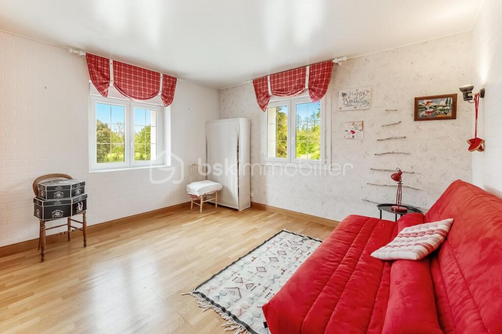 Maison d’exception de 200 m² avec piscine et domaine de 15 000 m² – Cadre naturel préservé – Le Mesnil-Roch (axe Rennes-Saint Malo) – 9 pièces – 5 chambres – 200 m²