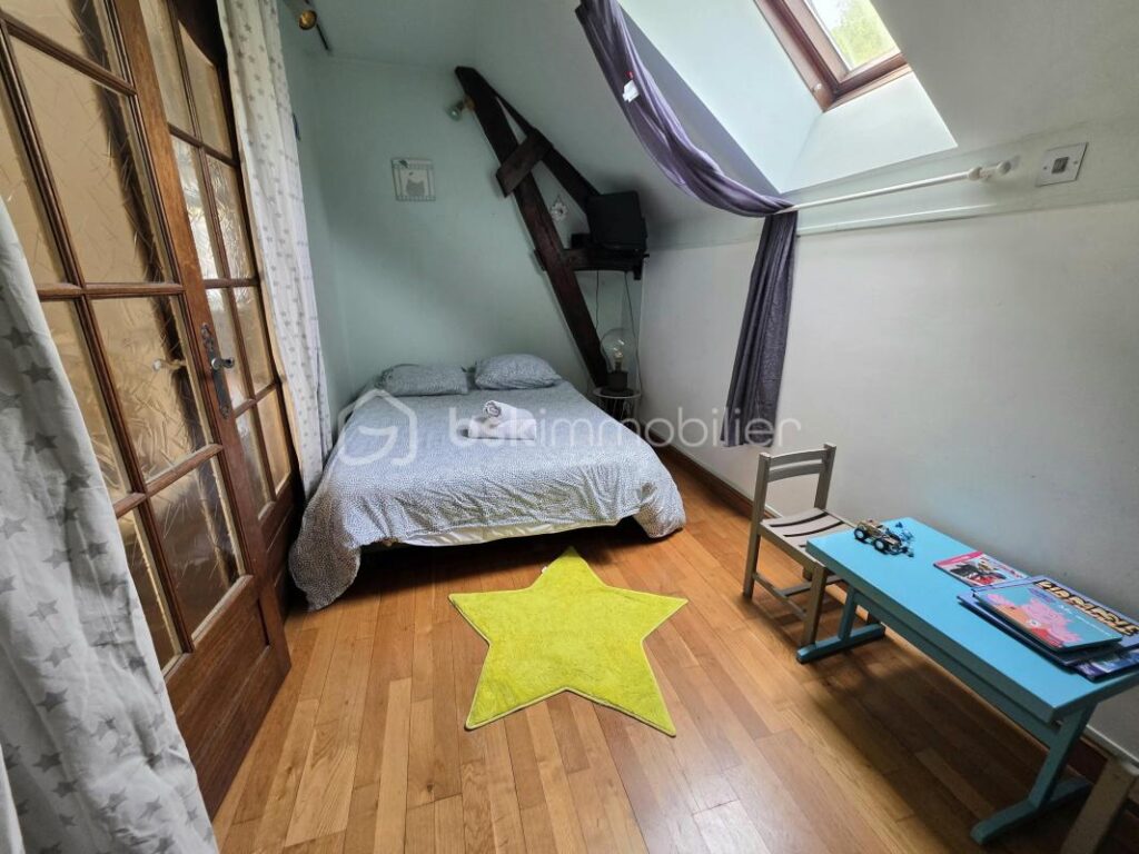 Propriété d’exception 16 pièces 7 chambres à Sens 5 minutes de la gare qui mène à Paris Bercy en 54 minutes – 16 pièces – 6 chambres – 367 m²